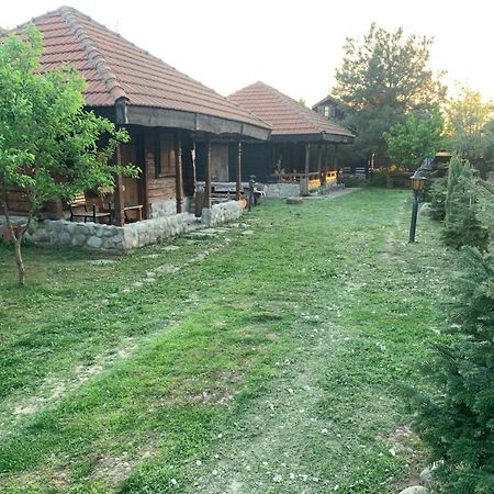 Satul Traditional Runcu (Gorj) Exterior foto
