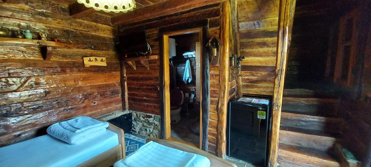 Satul Traditional Runcu (Gorj) Exterior foto