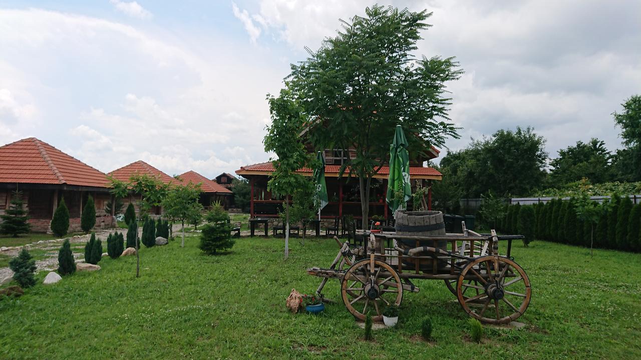 Satul Traditional Runcu (Gorj) Exterior foto
